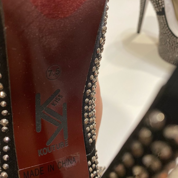 Black Rhinestone Embellished Pumps - Picture 2 of 2